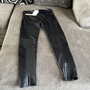 ⚡️2/$15 SHE & SKY: Vegan Leather Moto Leggings | Size M